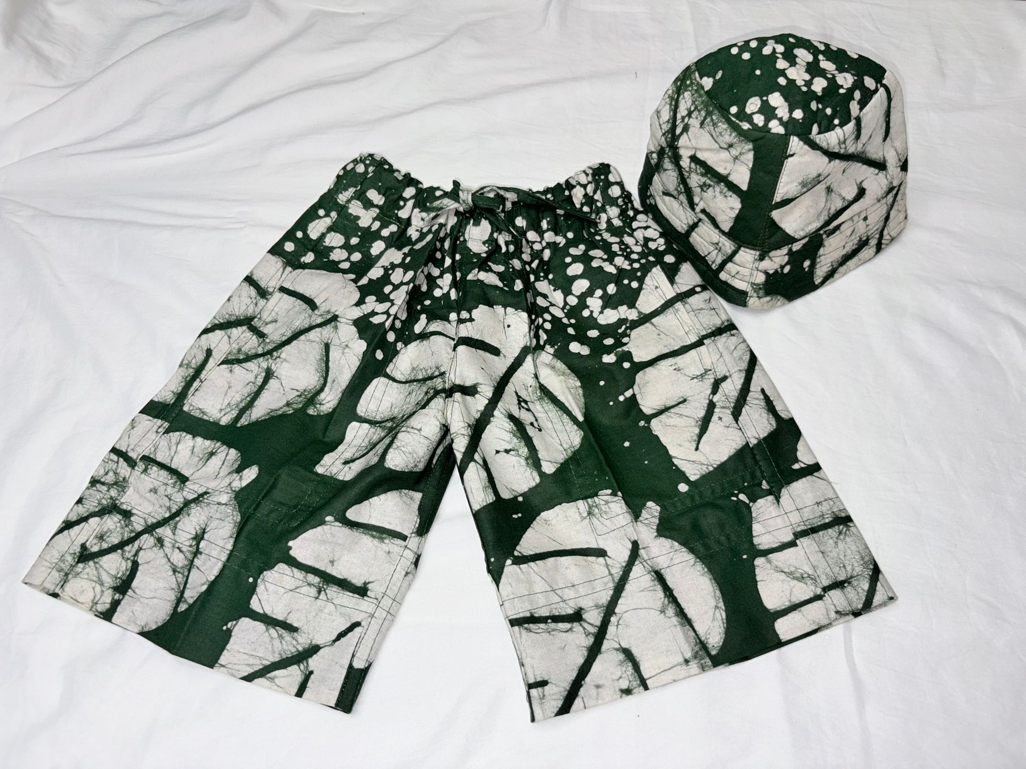 Bucket hat and Shorts