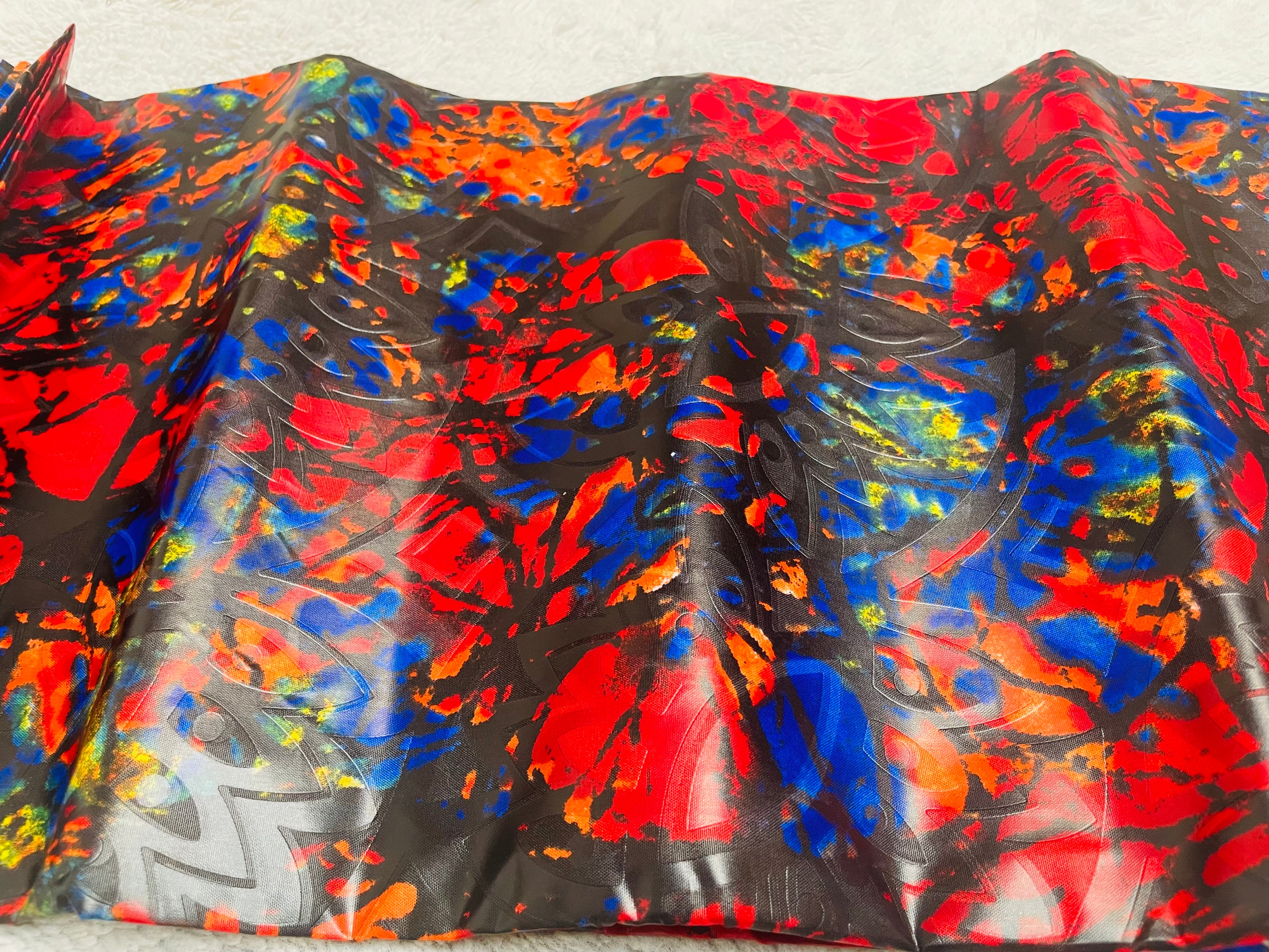 Medium multicoloured